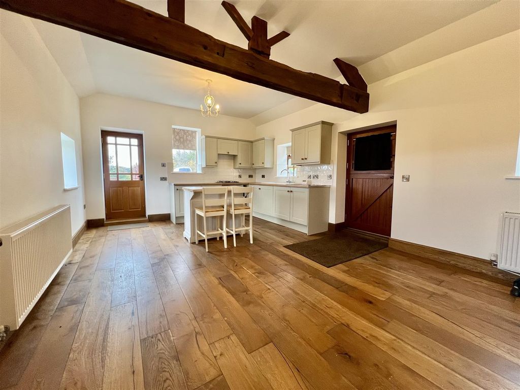 Property photo 3 of 25 Image00017.Jpeg