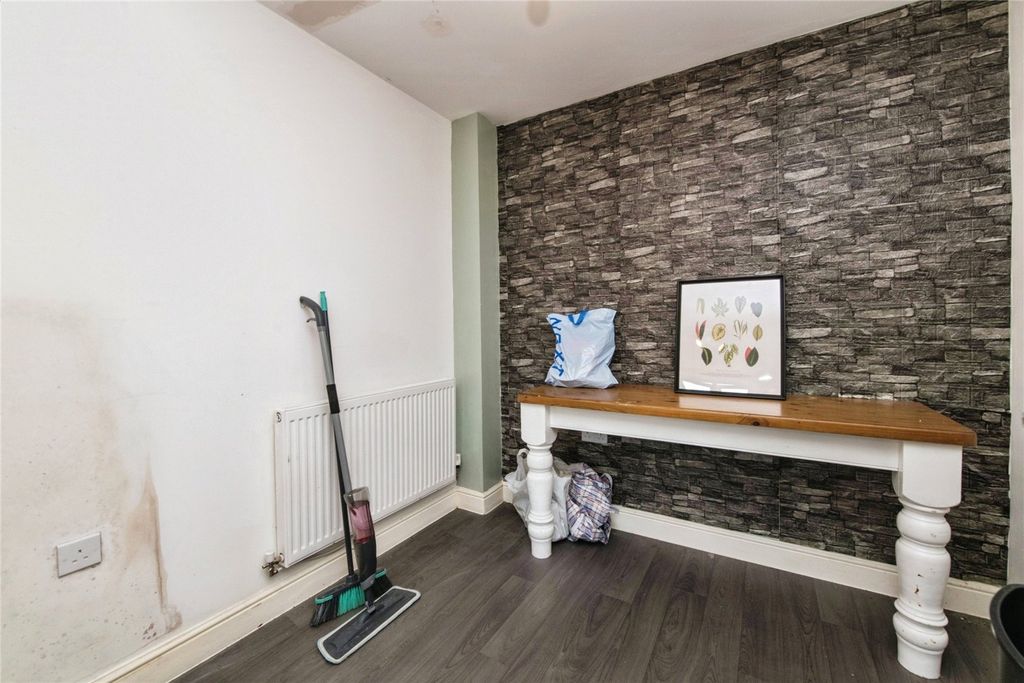 Property photo 3 of 11 Picture No. 06
