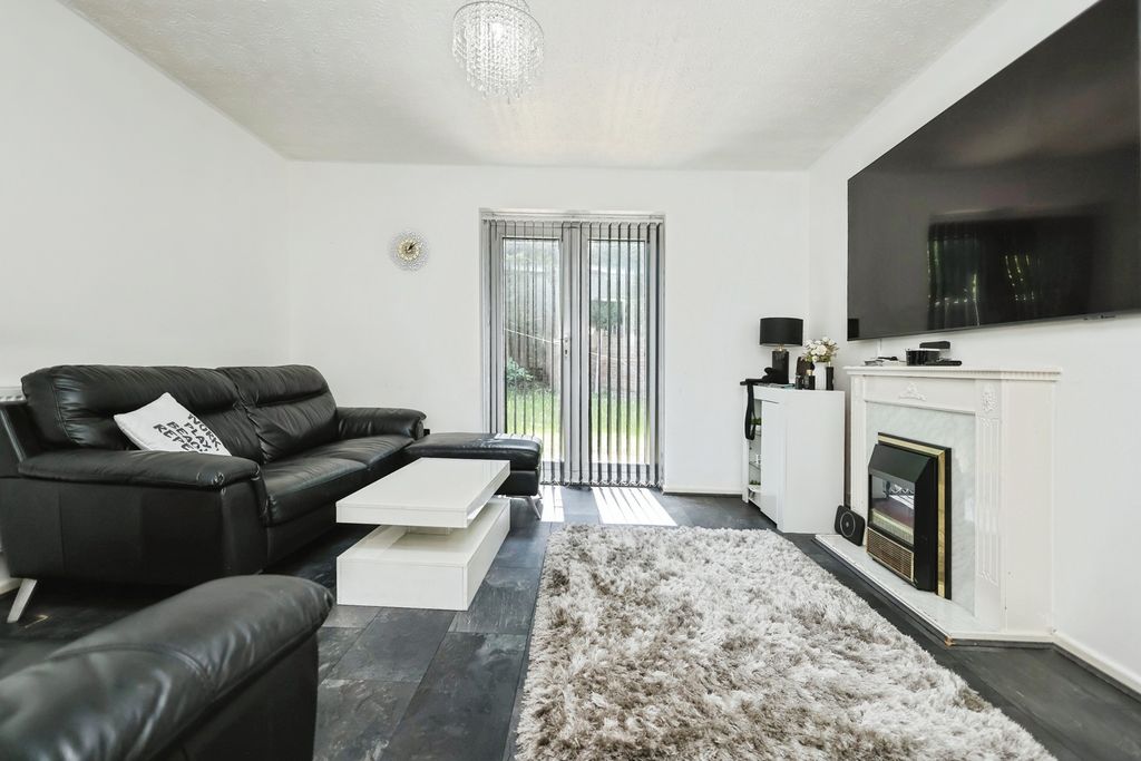 Property photo 2 of 19 Pbox-Img.Jpg