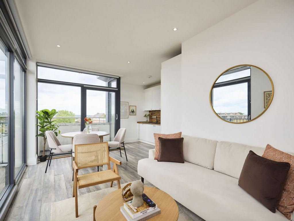 Property photo 2 of 23