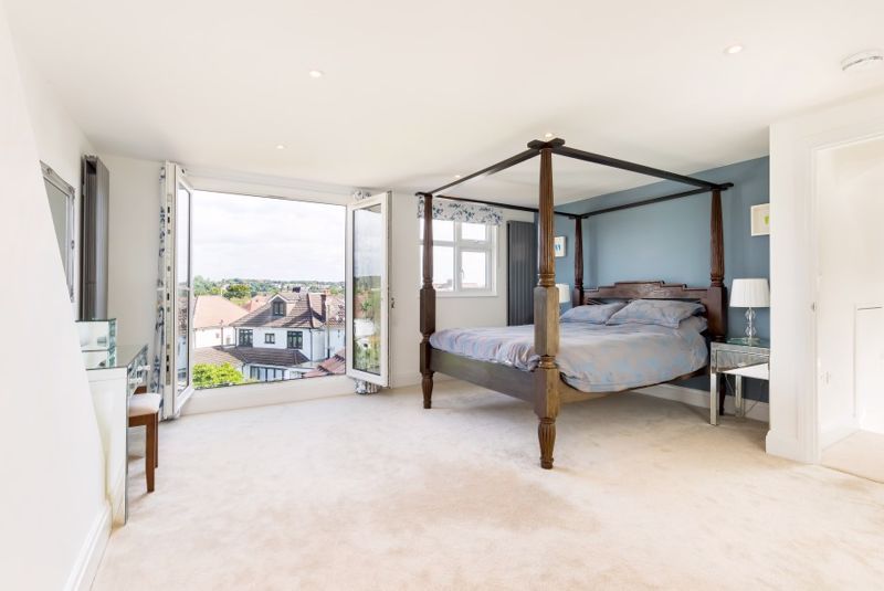 Property photo 2 of 18 Bedroom