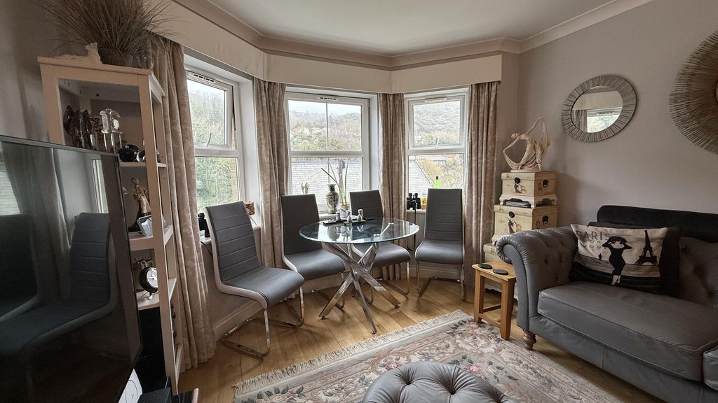 Property photo 2 of 12 Living Room