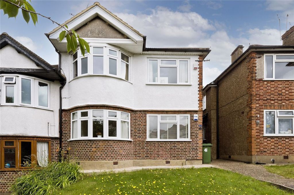 Property photo 1 of 8