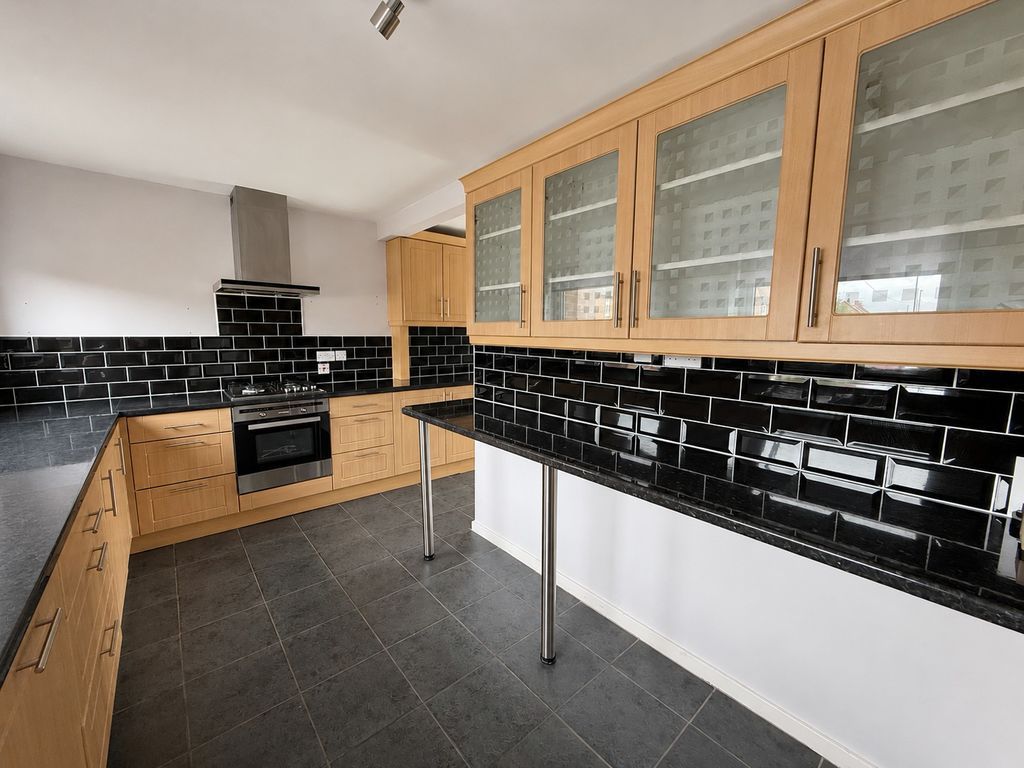 Property photo 1 of 15 Photo 8