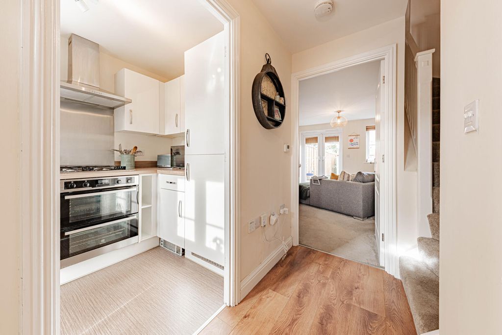 Property photo 2 of 17 Kitchen