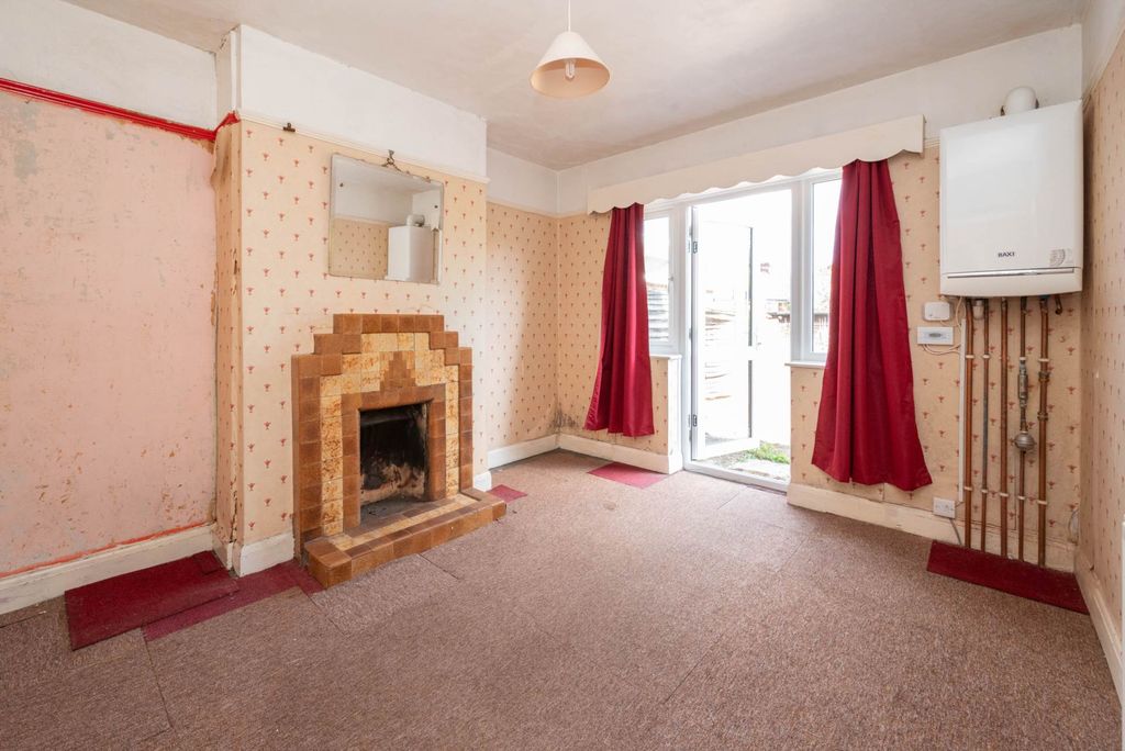 Property photo 3 of 11