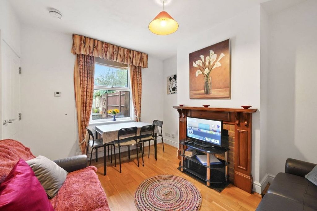 Property photo 2 of 15 Picture No. 28