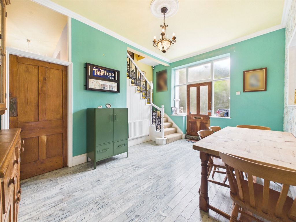 Property photo 2 of 32 Picture No. 04