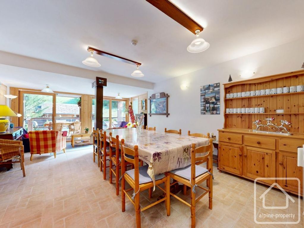 Property photo 2 of 40