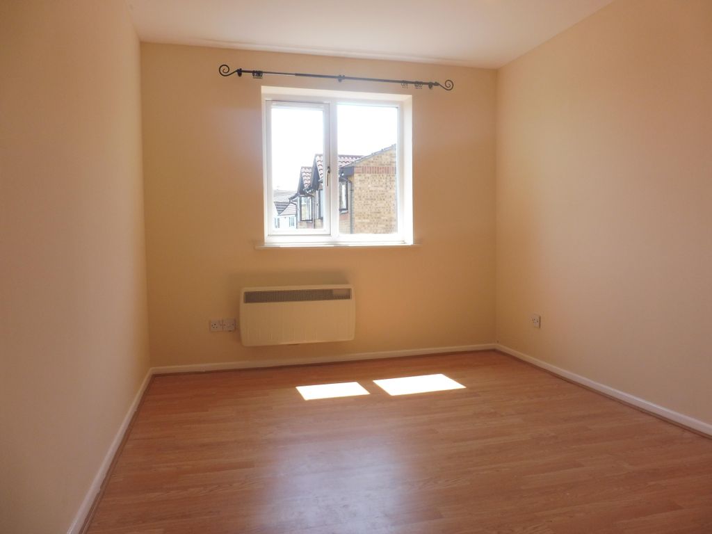 Property photo 3 of 6 Bedroom 1