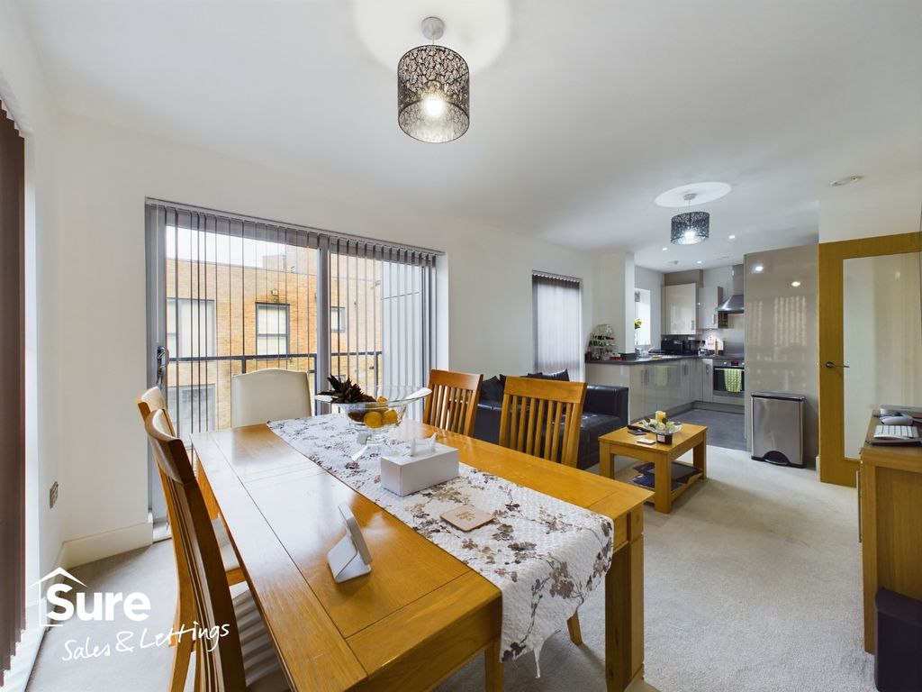 Property photo 2 of 19 4003573