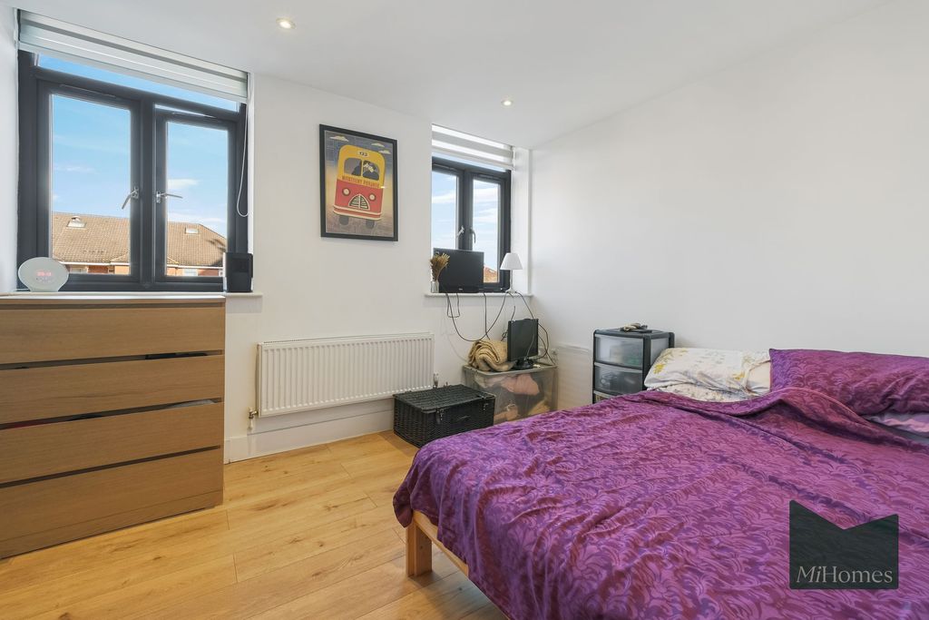 Property photo 2 of 12