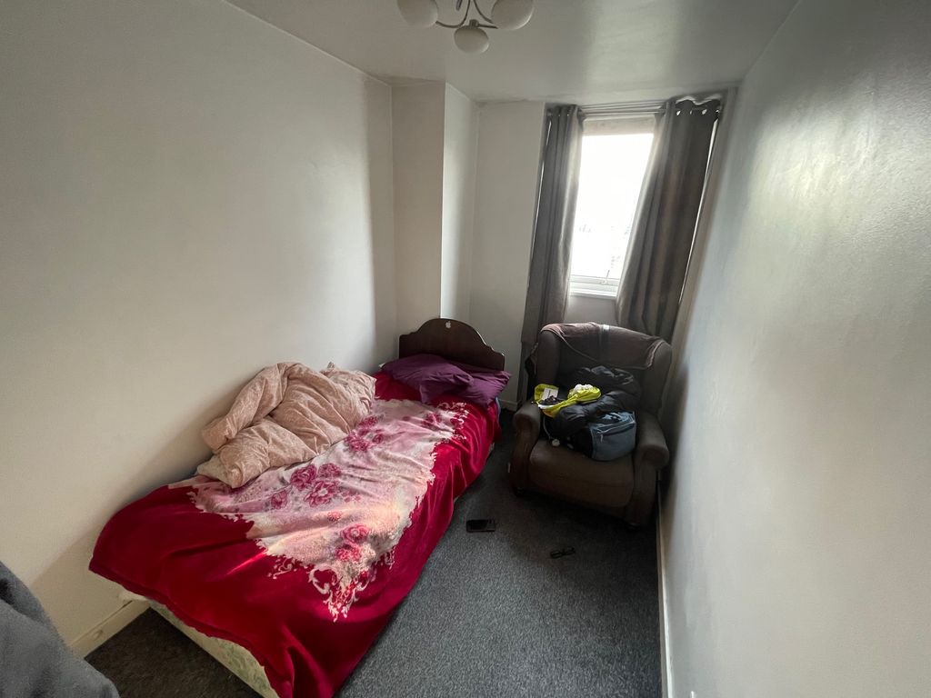 Property photo 3 of 4