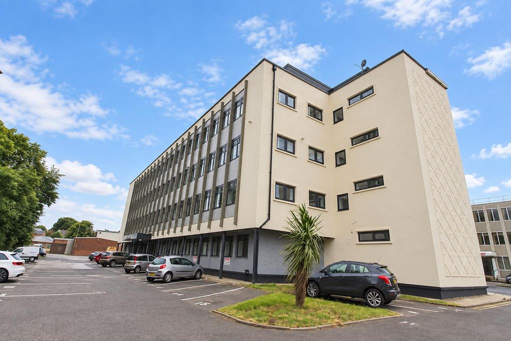 Property photo 1 of 6 Fe