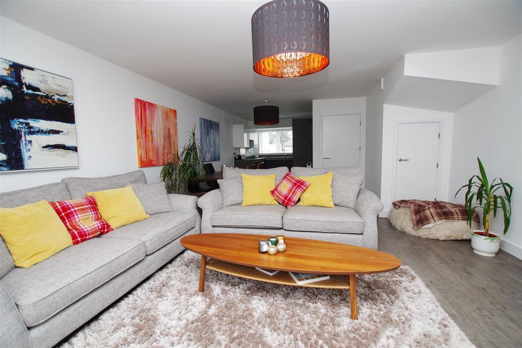 Property photo 2 of 17 Living/Dining Area