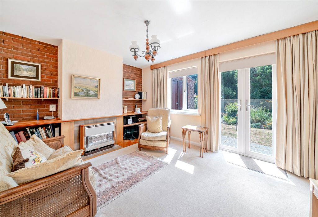Property photo 3 of 10 Sitting Room