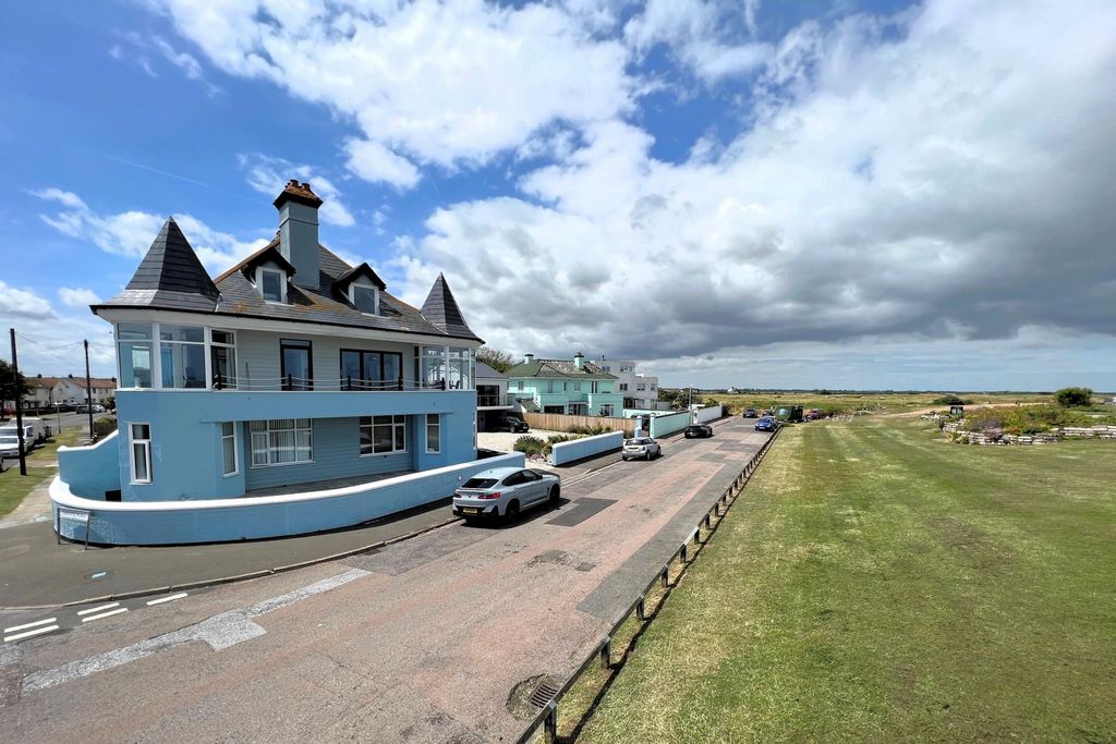 Property photo 1 of 13 Photo 2