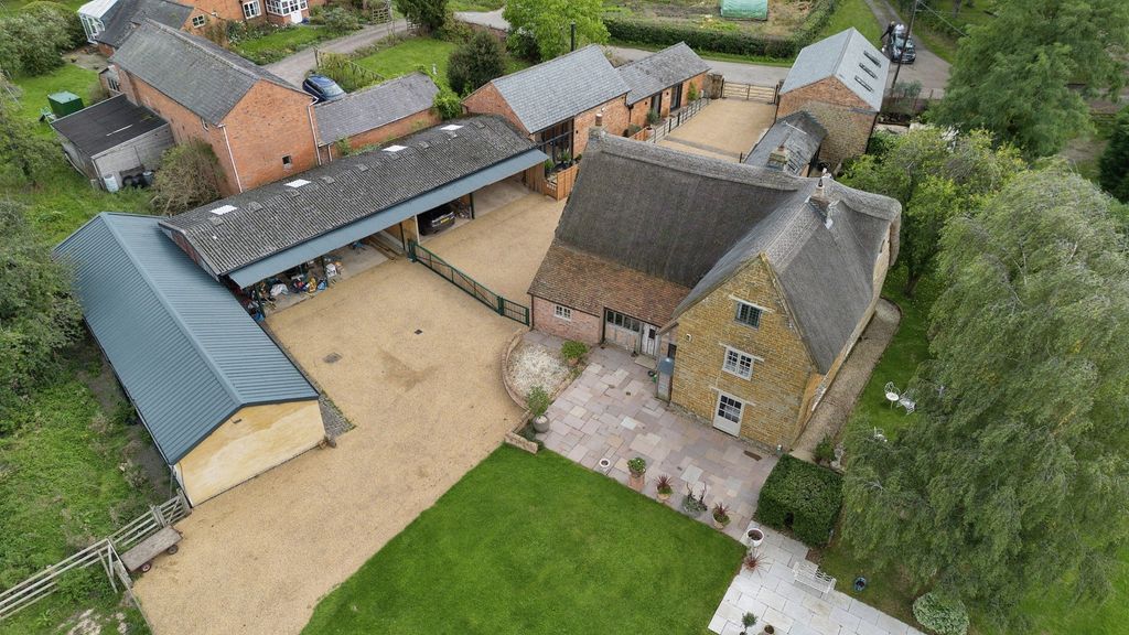 Property photo 2 of 47