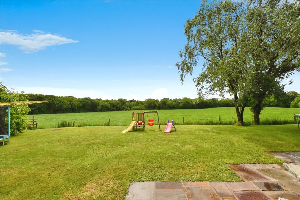 Property photo 2 of 44 Picture No. 21