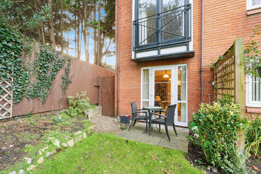 Property photo 3 of 15
