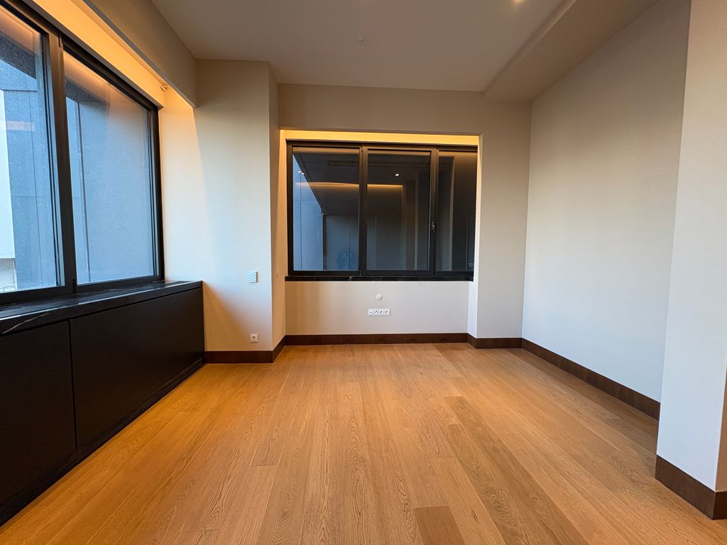 Property photo 3 of 47