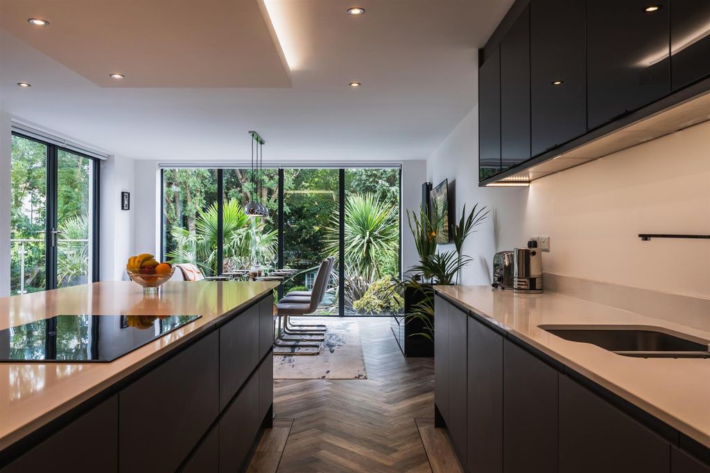 Property photo 2 of 60 Dining Kitchen