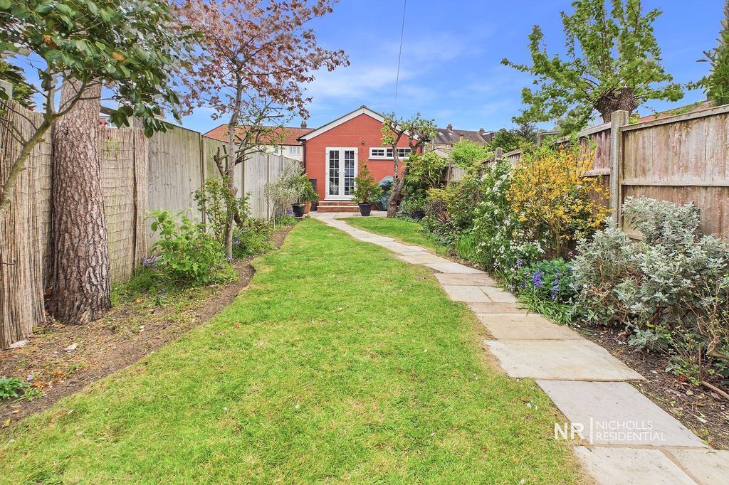 Property photo 2 of 16 Garden