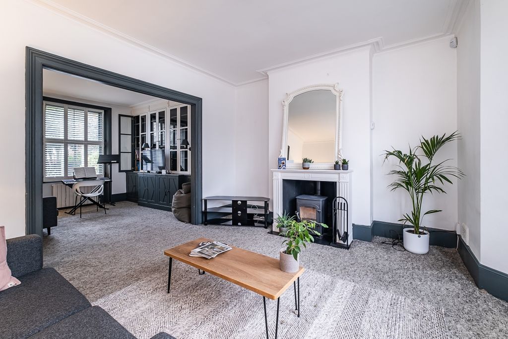 Property photo 2 of 10 12-Fitzwilliam-Ro...