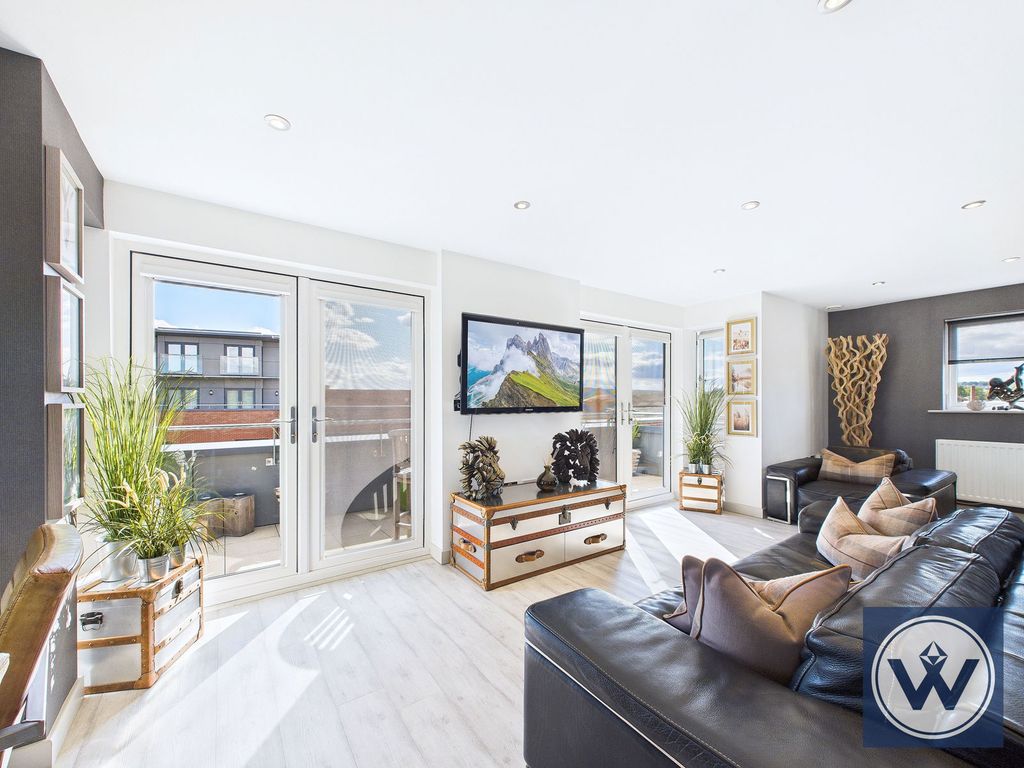 Property photo 2 of 36