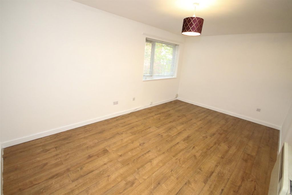 Property photo 2 of 8 Img_5845.Jpg