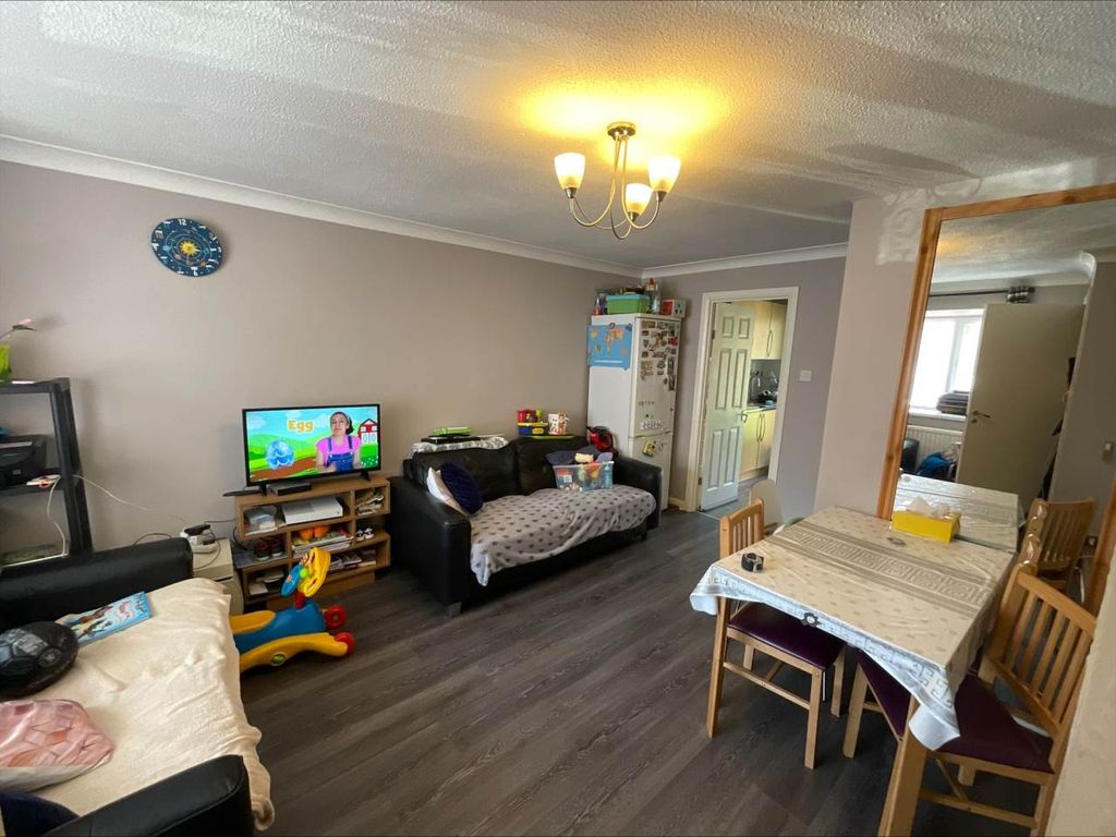 Property photo 3 of 8 Image (2)