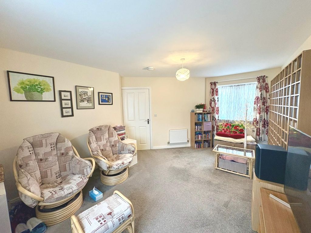 Property photo 3 of 20