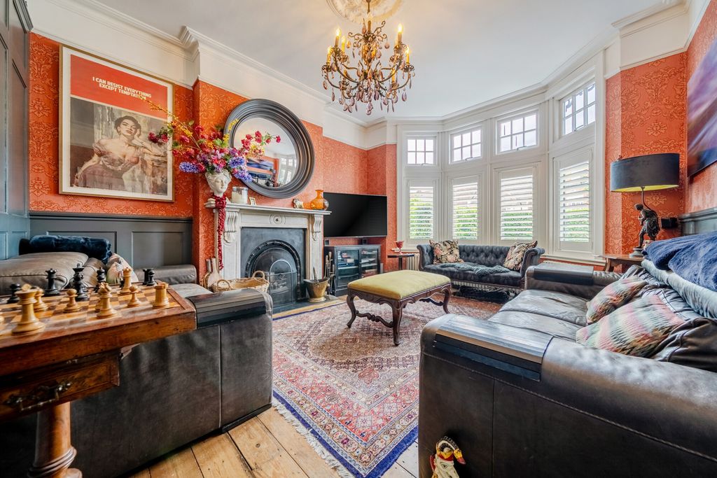 Property photo 3 of 40 1480937-11-6A3420...