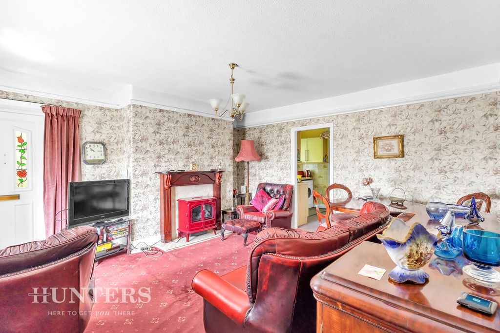 Property photo 2 of 35 Living Room