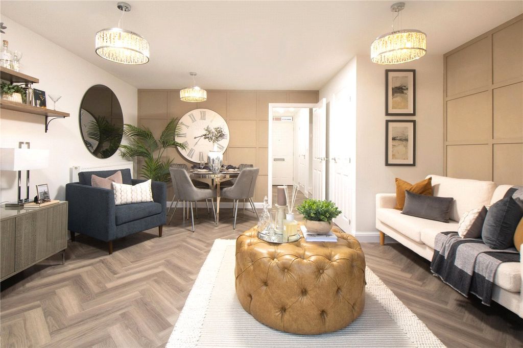 Property photo 3 of 14 Show Home