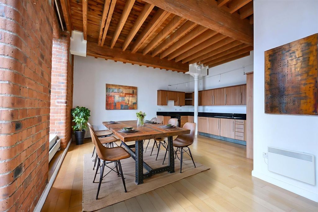 Property photo 3 of 15 Ai Dining Area.Jpeg