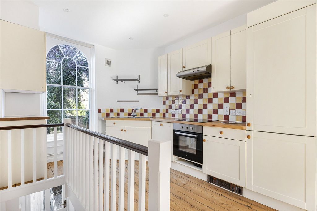 Property photo 3 of 18 Picture No. 09