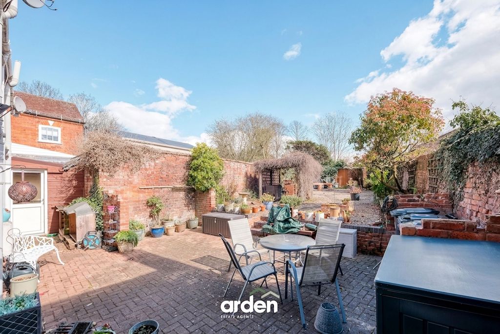 Property photo 2 of 10