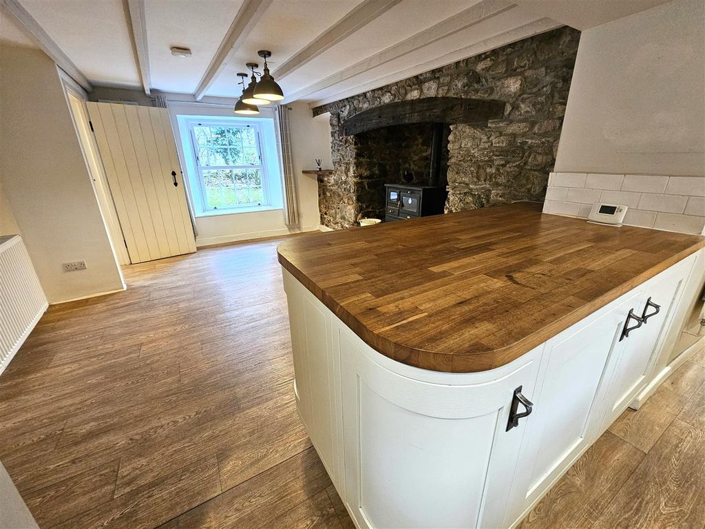 Property photo 2 of 31 Kit Dining Rm.Jpg