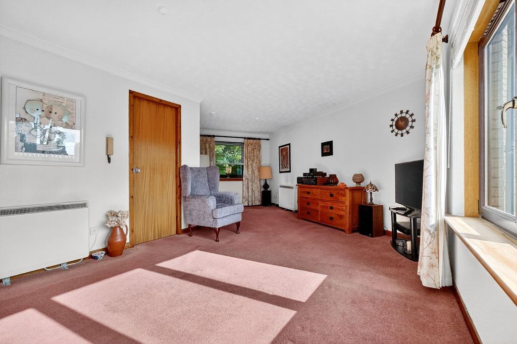 Property photo 3 of 16 29 Woodbank Gardens, Largs_05.Jpg