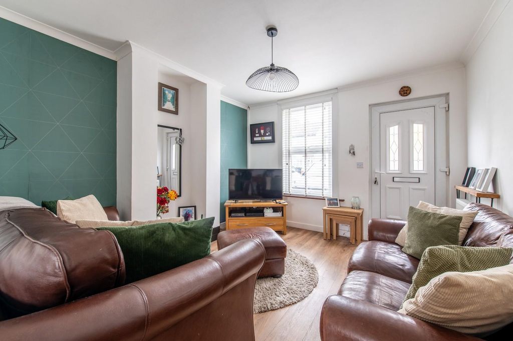 Property photo 2 of 14 Living Room