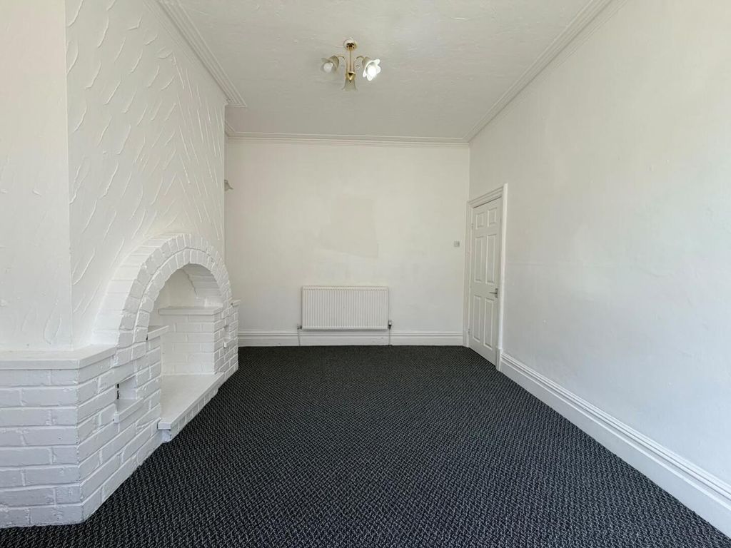 Property photo 3 of 14 Living Room