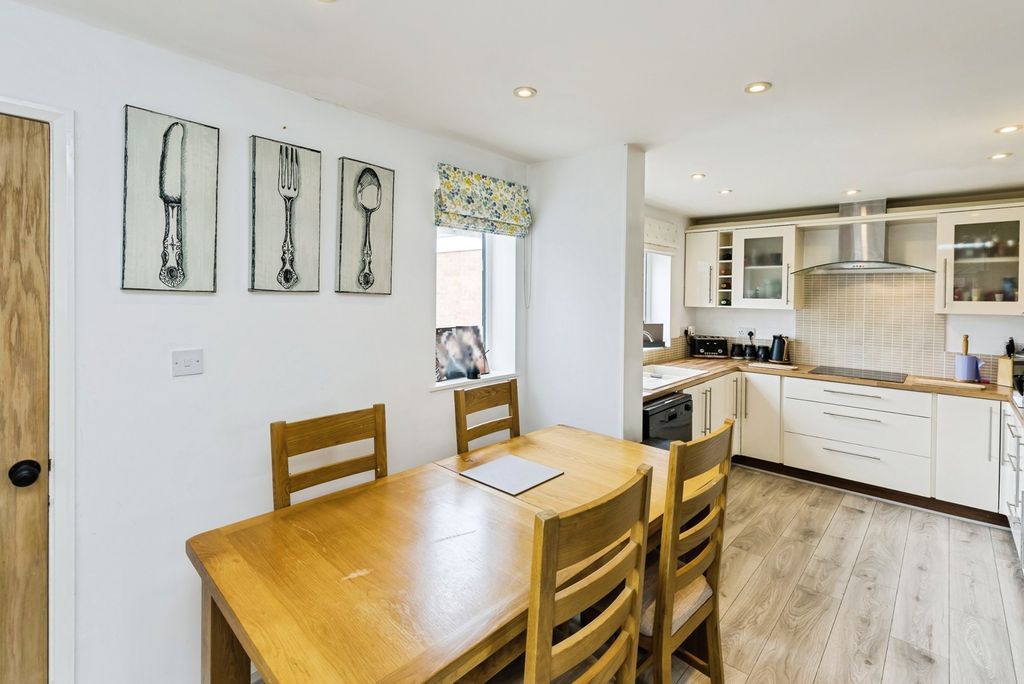 Property photo 3 of 15 Dining Kitchen