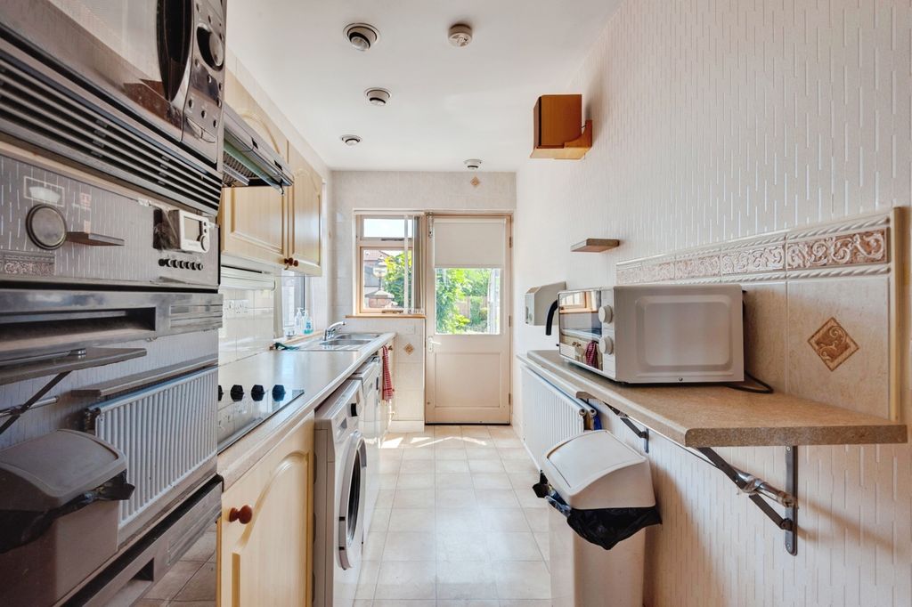Property photo 3 of 18 Pbox-Img.Jpg