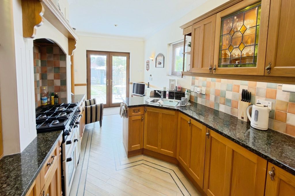 Property photo 2 of 30 Kitchen