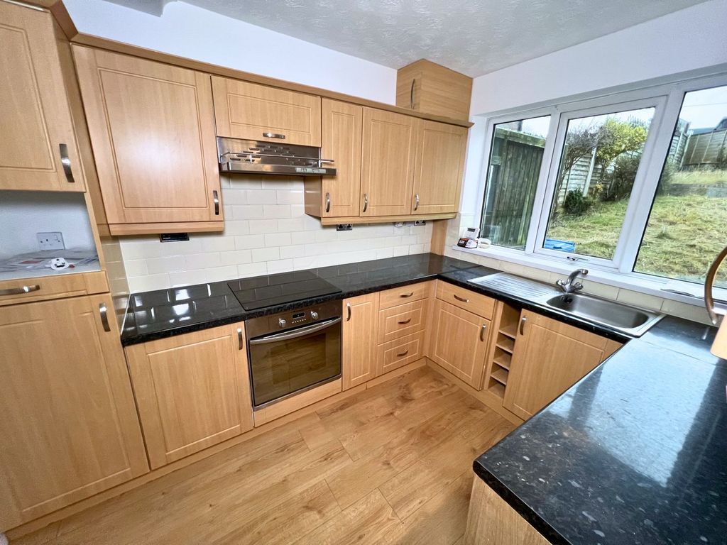 Property photo 1 of 13 51 Beaver Hill Road, Woodhouse, Sheffield, S13 7Ua