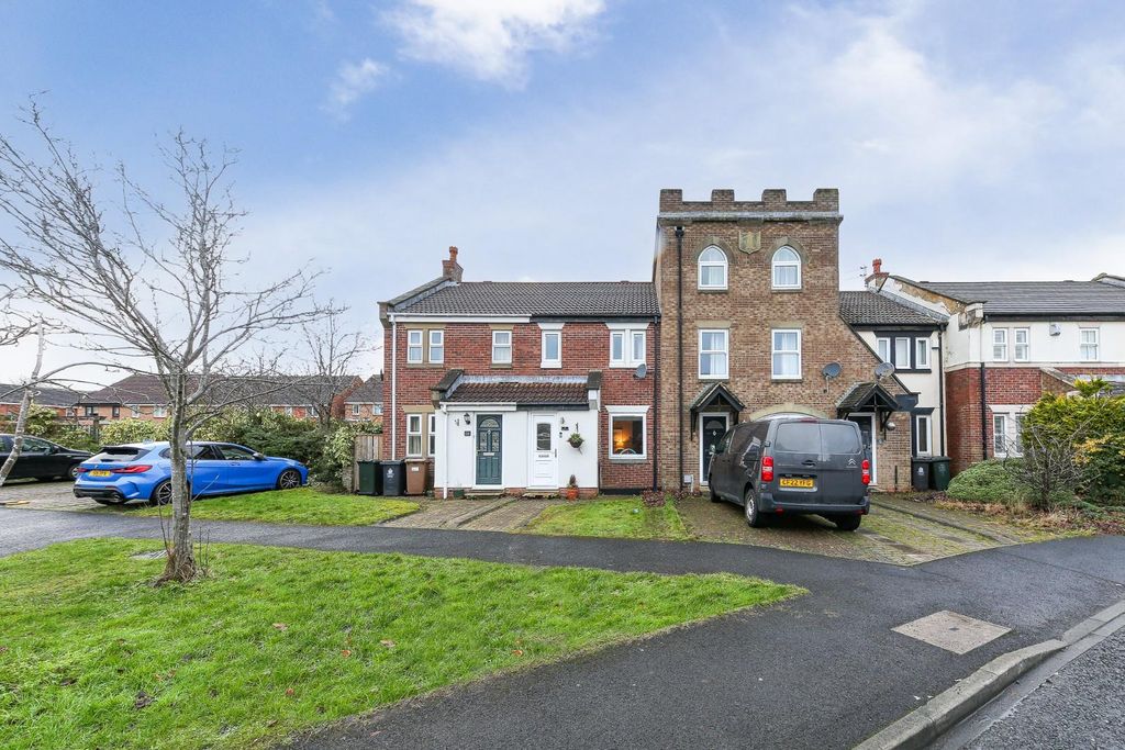 Property photo 1 of 10 Front External