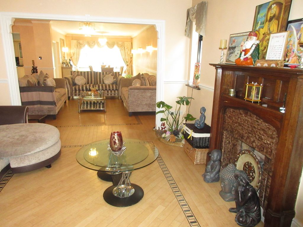 Property photo 2 of 28