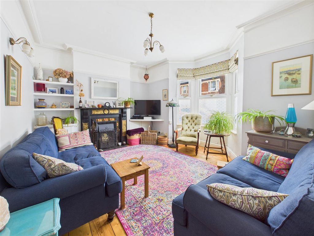 Property photo 3 of 16