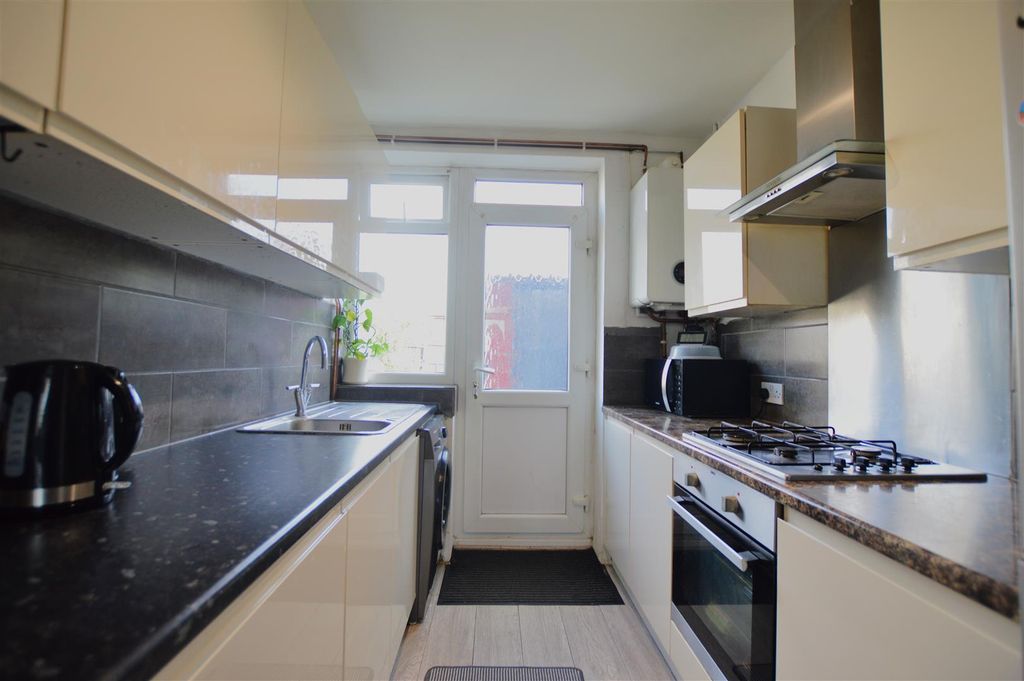 Property photo 2 of 10 Dsc_0930.Jpg